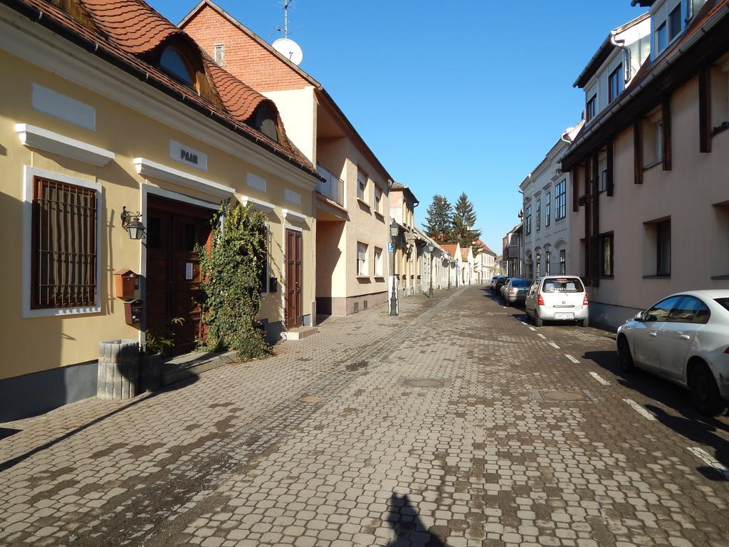 Ferienwohnung Csillagvirag Apartman Mosonmagyaróvár Exterior foto